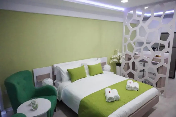 Lazuli Beachfront Apartment 405