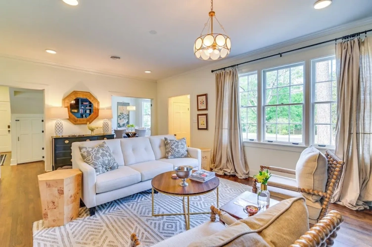 4 Bedrooms Cottage
