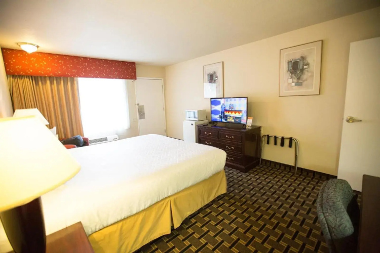 Queens Inn Anaheim