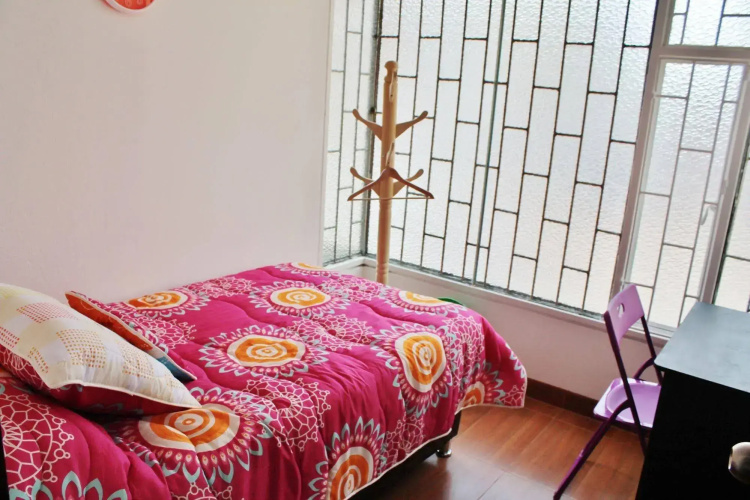 Urbana Hostel