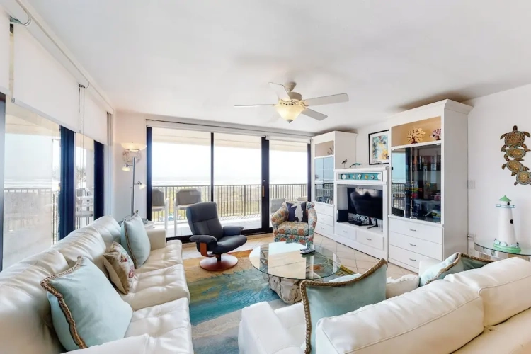 3 Bedrooms Apartment with balcony