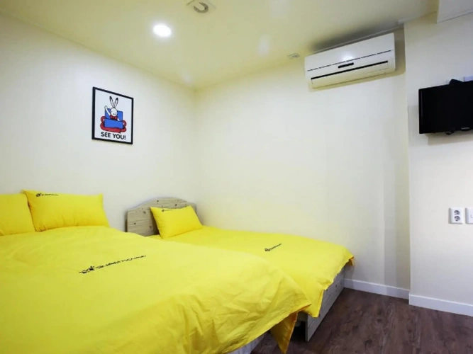 Standard Triple room
