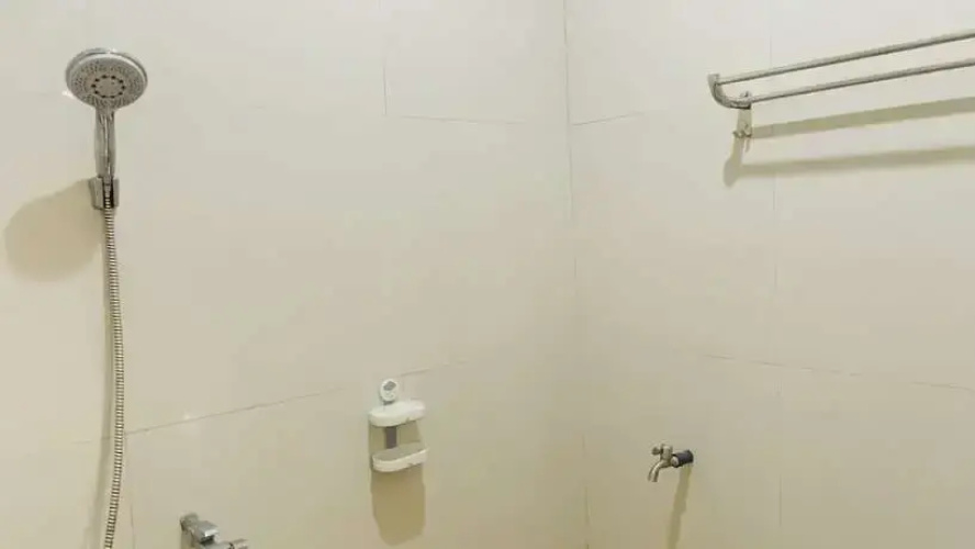 Asmi Hotel
