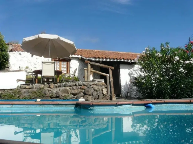 2 Bedrooms Double Cottage
