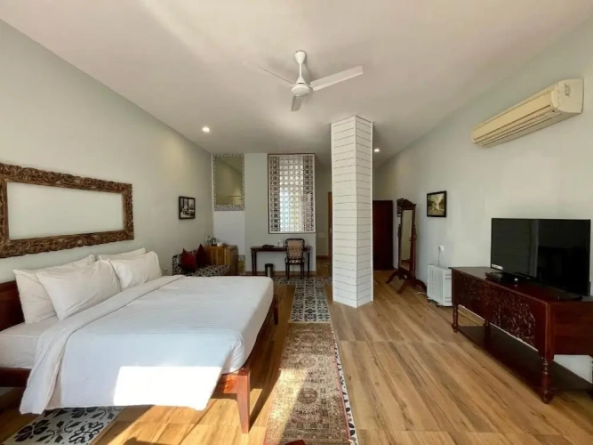 Suite with balcony