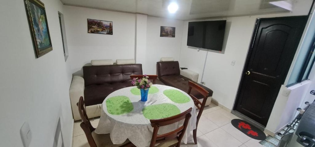 3 Bedrooms Apartment