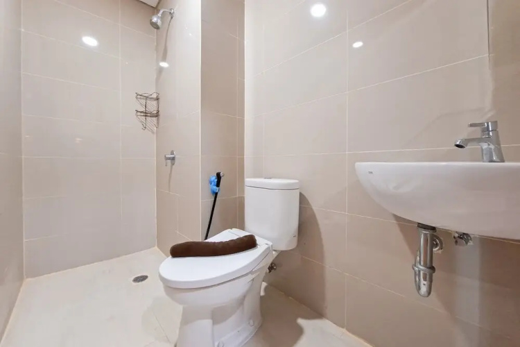 Bright Studio Room Apartment At B Residence