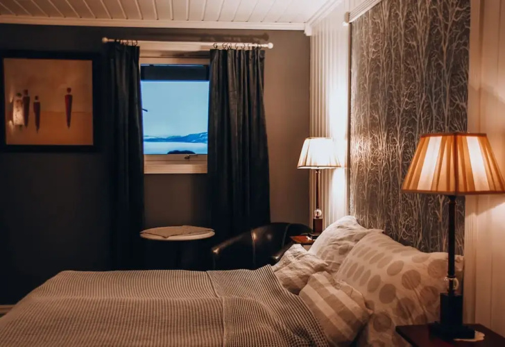 By the Sea - Luxury Apartment
