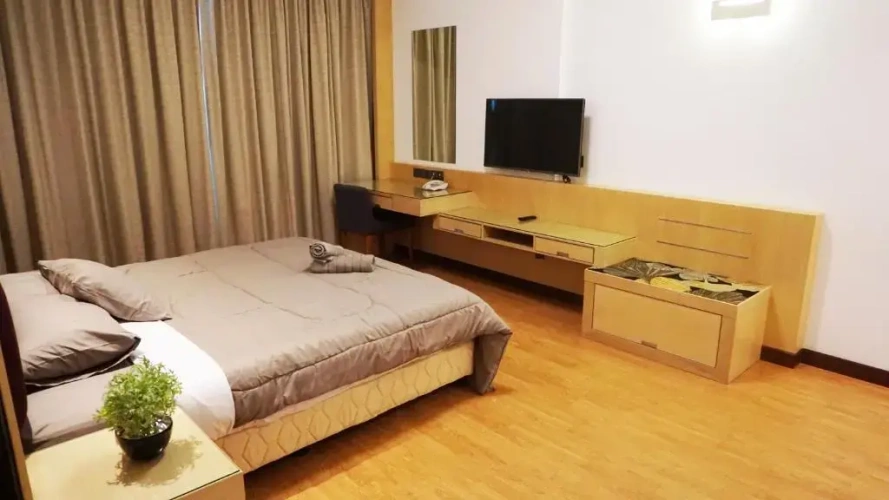 3 Bedrooms Apartment