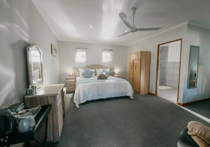 Standard Family room with garden view