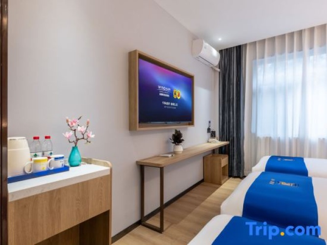 Deluxe Triple room