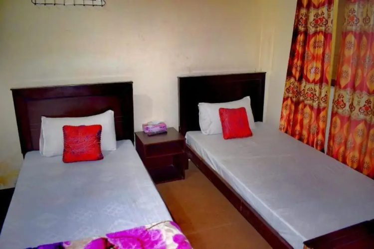 Yasin Holiday Hotel