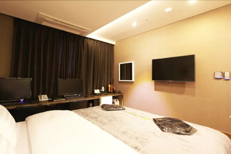 Hotel Ahava