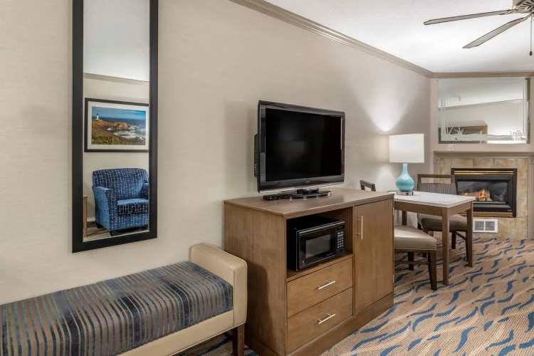 Elizabeth Oceanfront Suites, an Ascend Collection Hotel