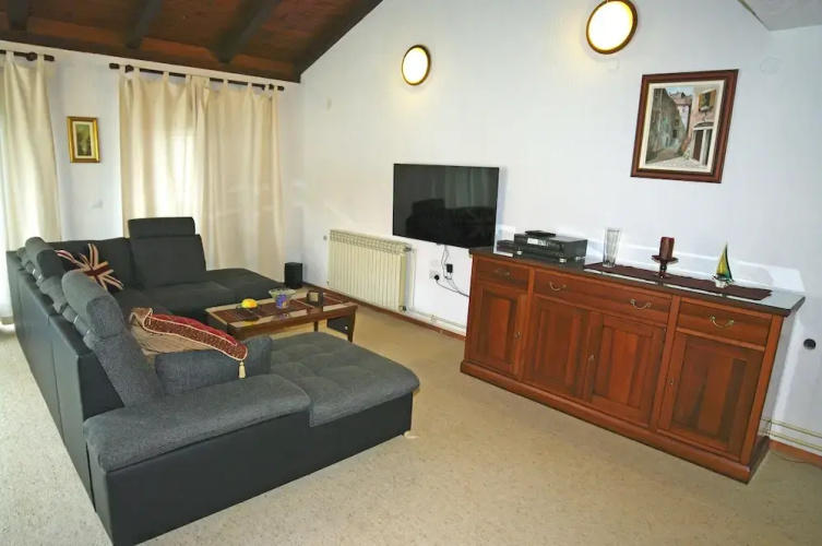 Kuntrada 45 with heated pool and kids pool