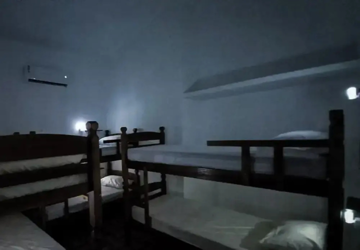 Yolo Hostel