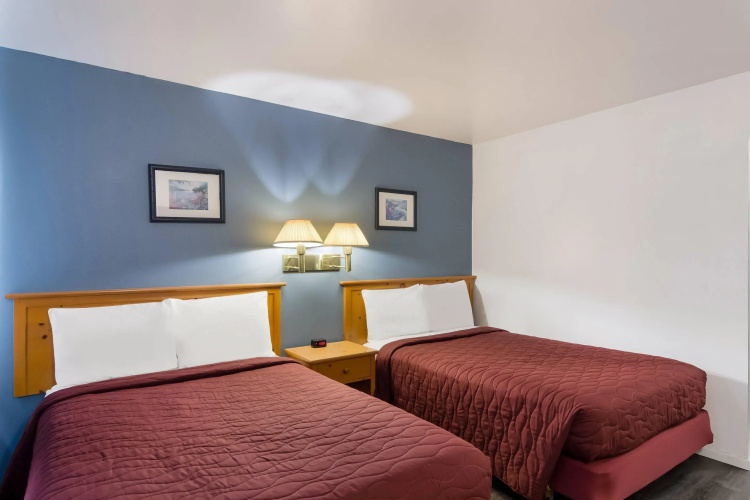 Rodeway Inn & Suites Sidney Historic Downtown I-80