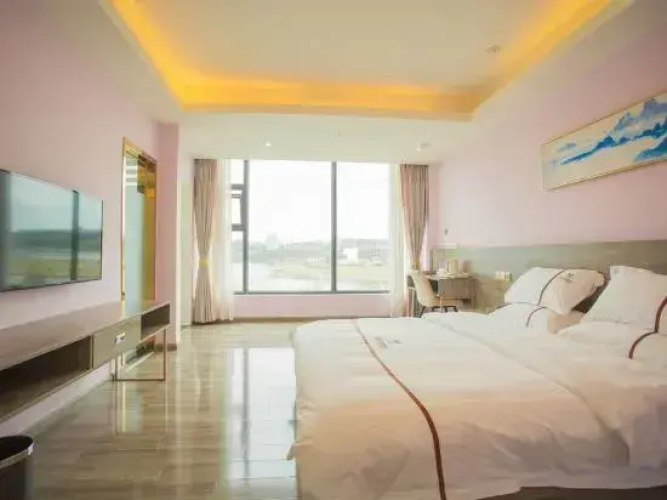 Santai Longtingyi Theme Hotel