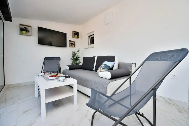 Apartments Ester