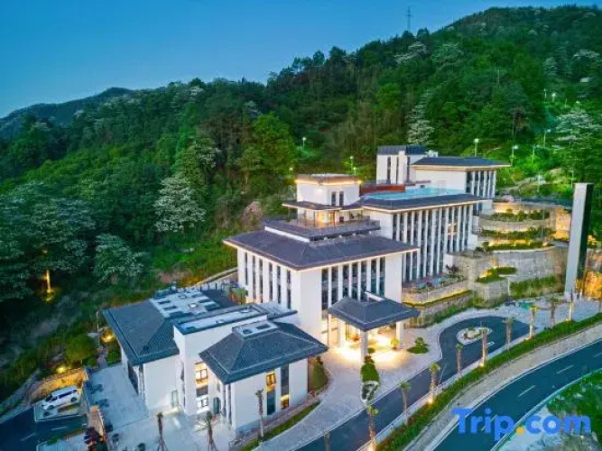 Moonlight Inn Resort Hotel