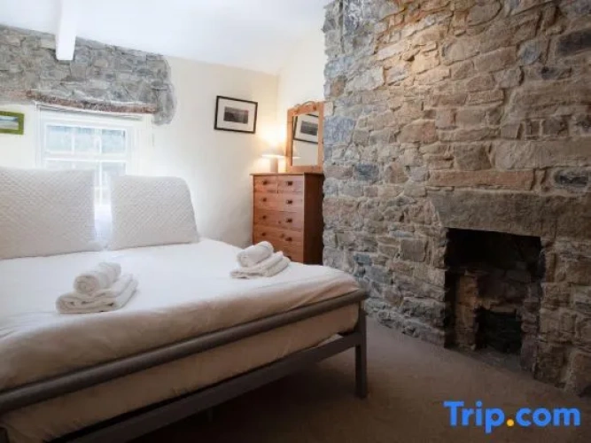 3 Bedrooms Apartment