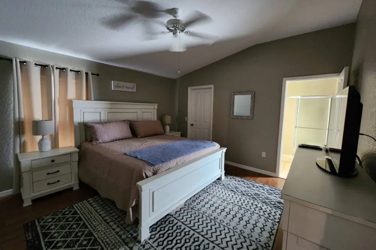 733 Reserve at Town Center