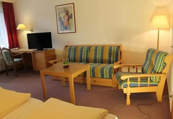 Action Forest Hotel
