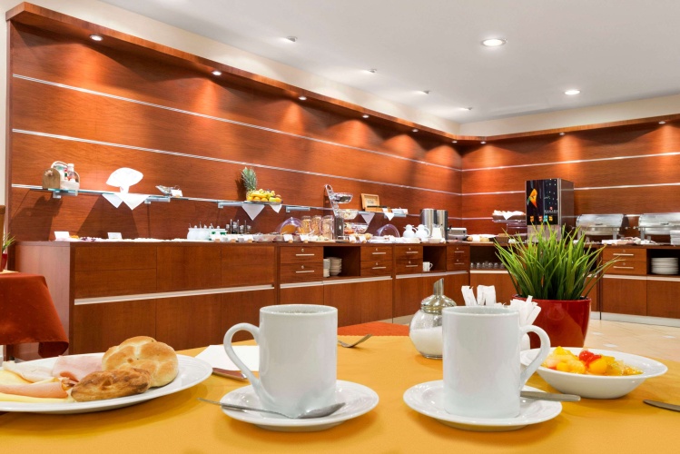 Ramada by Wyndham Airport Prague photo 13