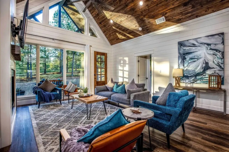 'painted Sky' Modern Broken Bow Cabin w/ Hot Tub!