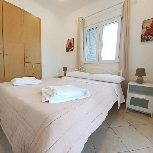 Eleonas Apartment 1, Lygia