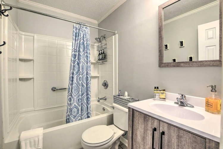 3 Bedrooms Apartment