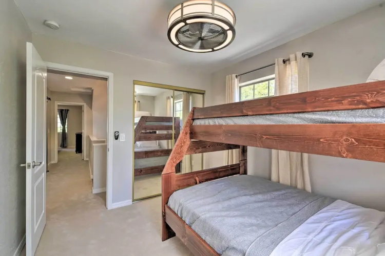 Modern Flagstaff Home w/ Bbq: Walk Downtown!
