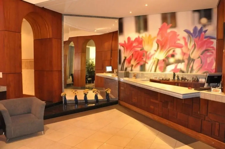 Express Plaza Hotel