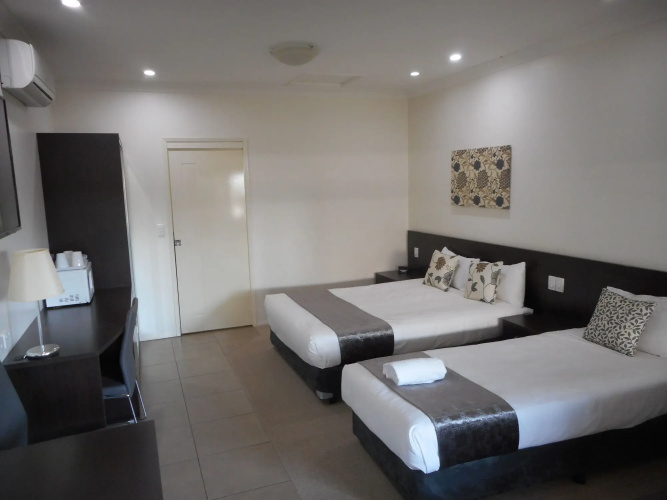 Injune Motor Inn