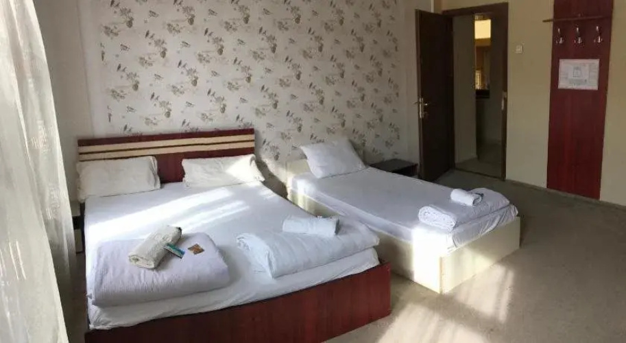 Hotel Lexus - Fost Cosmin