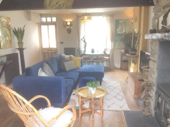 2 Bedrooms Cottage