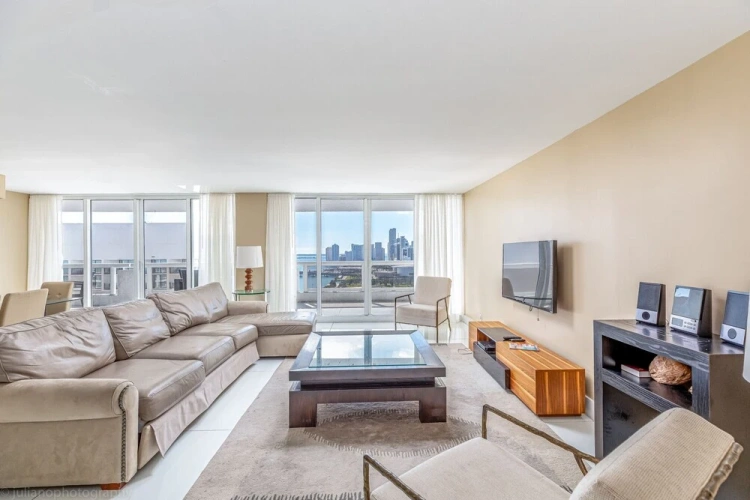 2 Bedrooms Deluxe Apartment