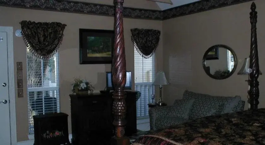 Pomegranate House & Cottages
