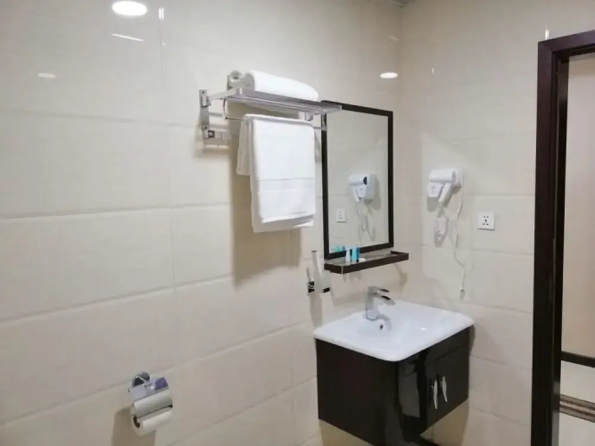 Grand Lily Hotel Suites