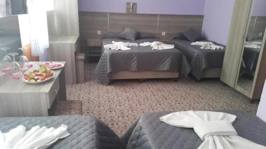 Standard Quintuple room with balcony