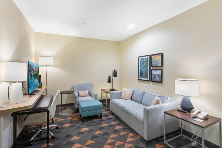 Deluxe Double Suite