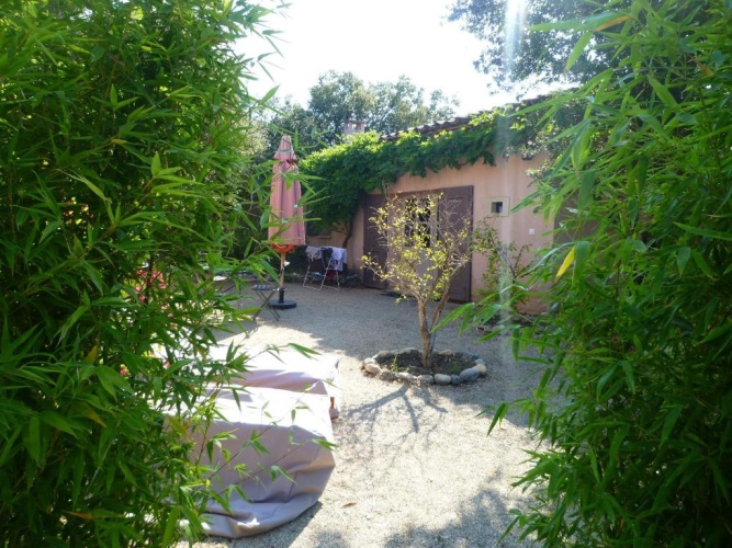 2 Bedrooms Villa