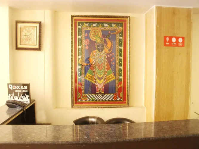 OYO 14353 Hotel Roxas