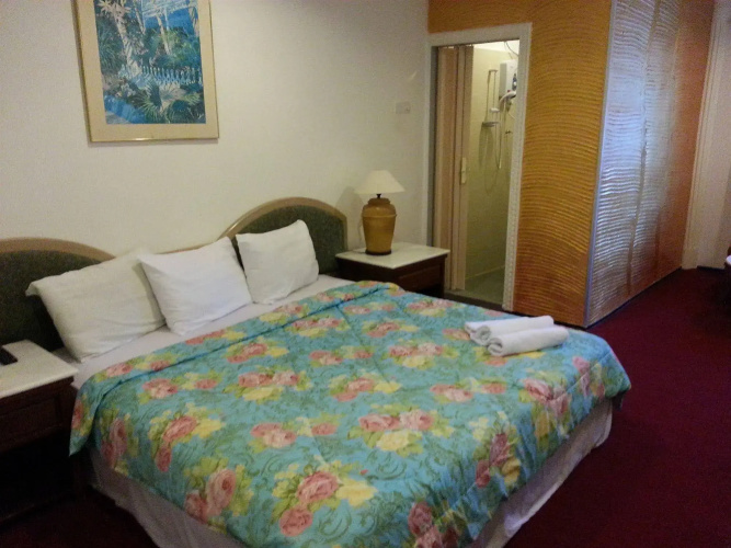 Easy Hotel