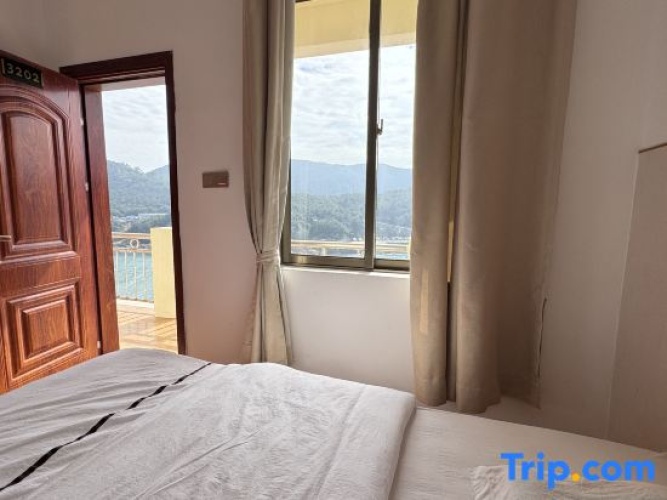 Standard Twin room with sea view