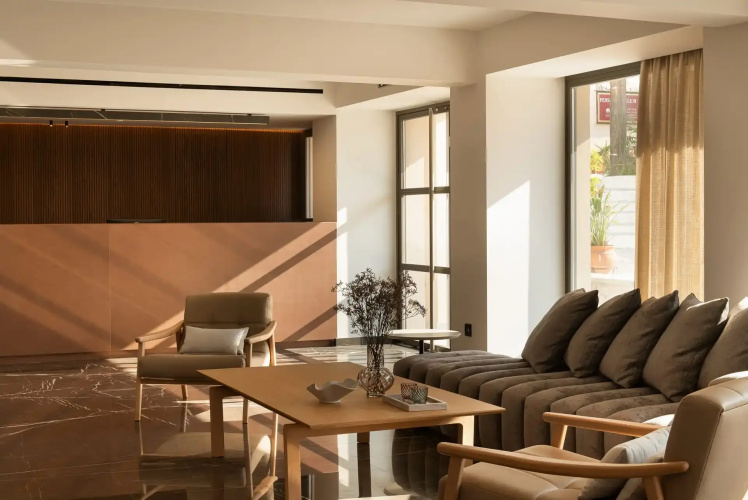 Naus Hotel