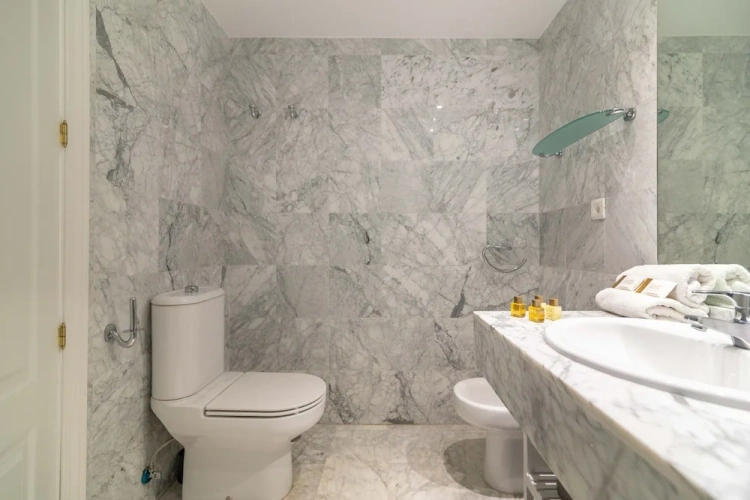 2 Bedrooms Villa
