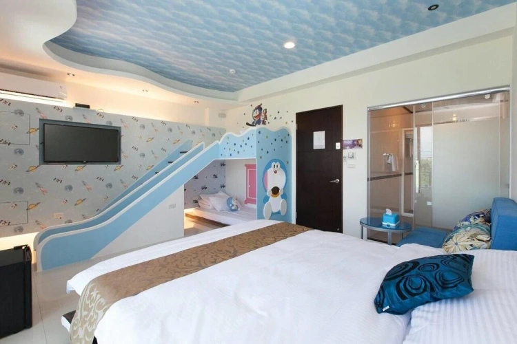 Standard Quadruple Family room with balcony