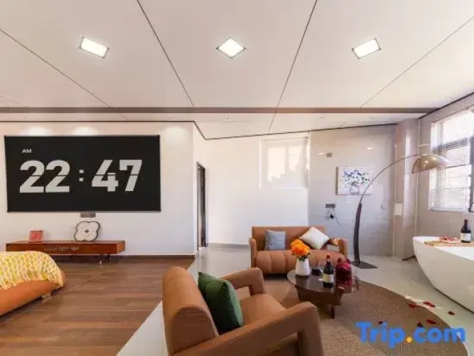 2 Bedrooms Standard Family room with view