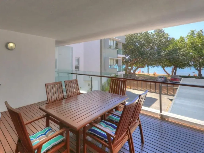 3 Bedrooms Apartment
